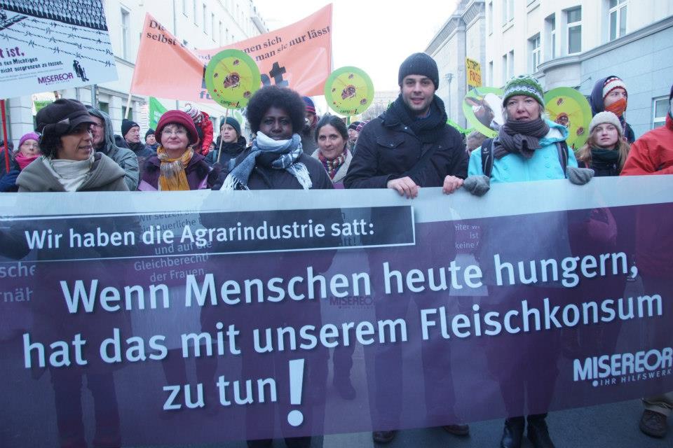 Dein Fleischkonsum tötet Kinder! – aber geht es auch um Milchprodukte und Eier