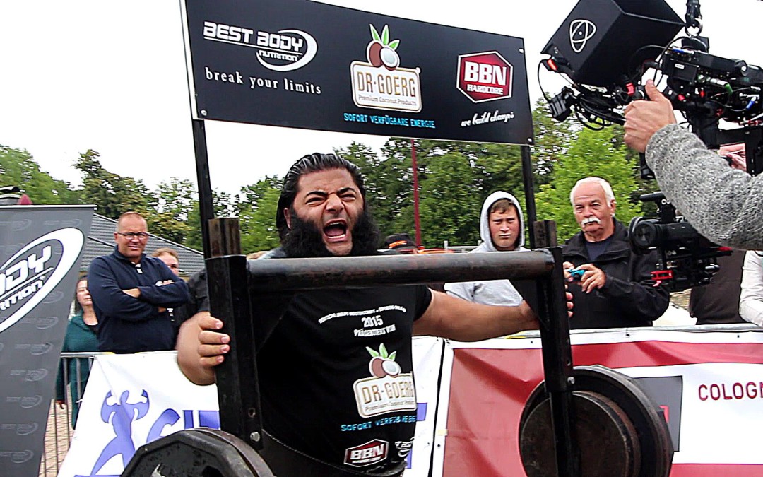 Strongman Patrik Baboumian bei seinem Weltrekord mit 560 kg