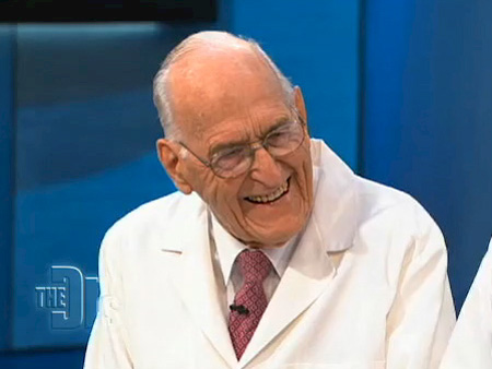 Jetzt auch im Video mit deutschen Untertiteln zu sehen – übersetzt von Erik Gottwald von ProVegan: Dr. Ellsworth Wareham, Herz-Lungen-Chirurg, vegan und 98 Jahre alt