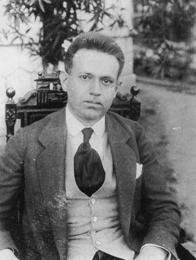 Kurt Tucholsky: „Nichts ist schwerer und erfordert mehr Charakter, als sich in offenem Gegensatz zu seiner Zeit zu befinden und zu sagen: NEIN!“